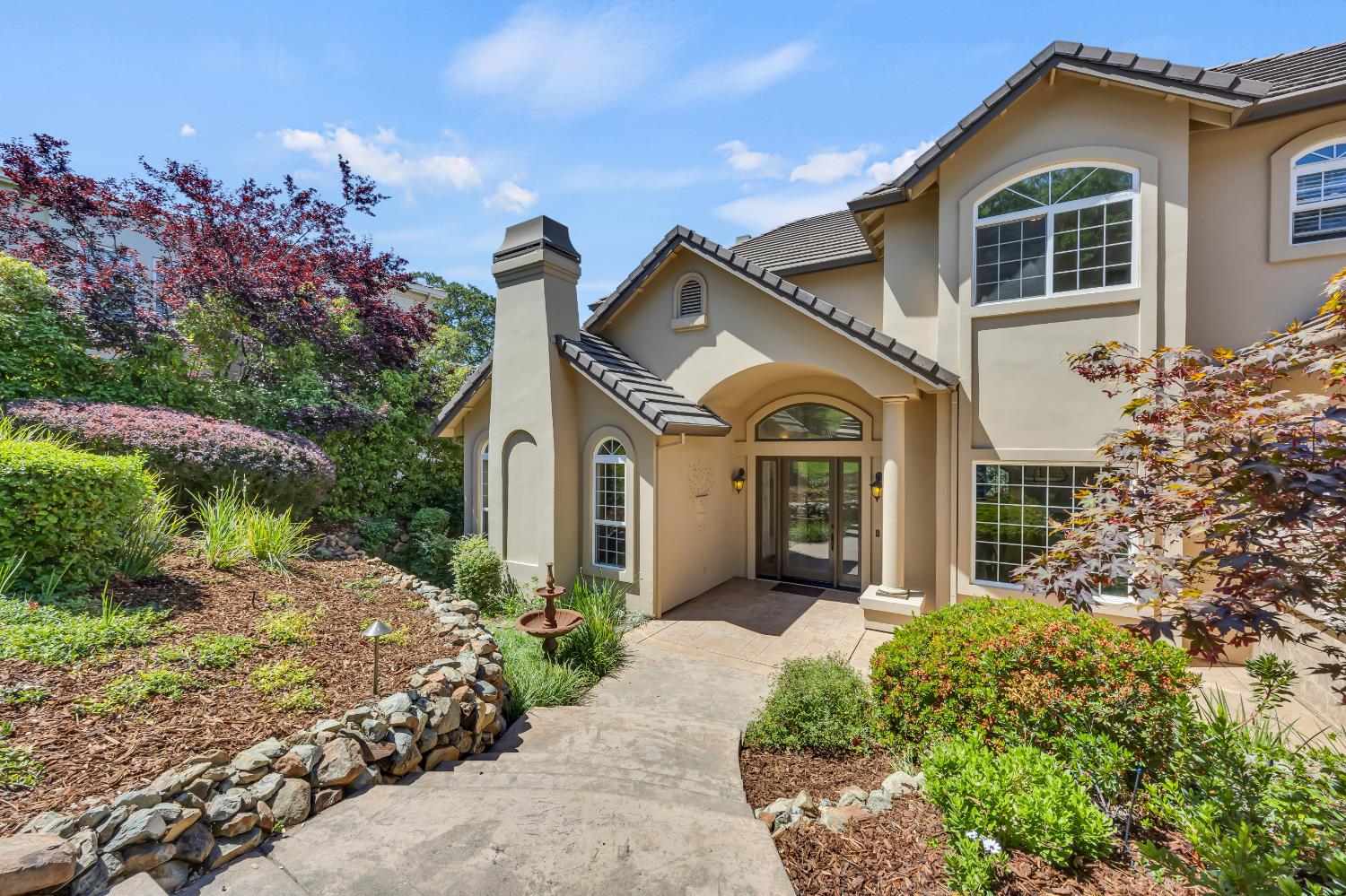 5528 Sur Mer Drive