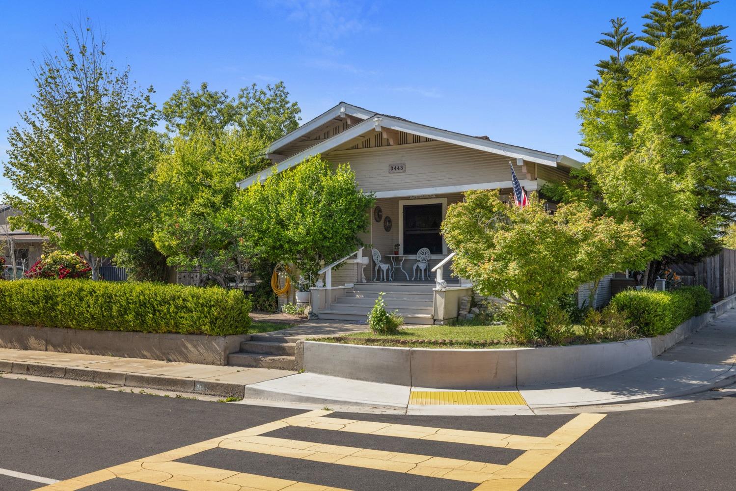3443 Topeka Street