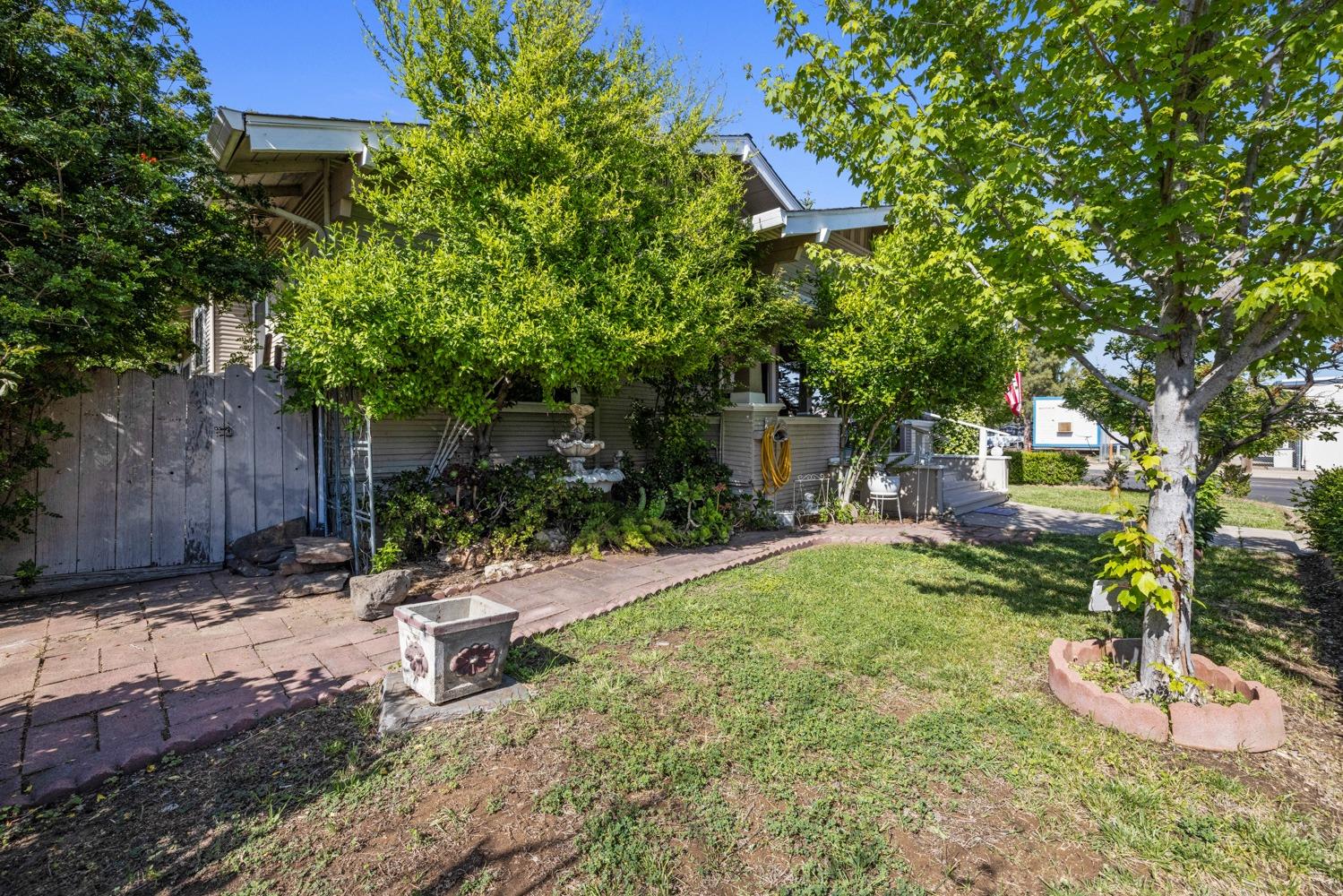 3443 Topeka Street