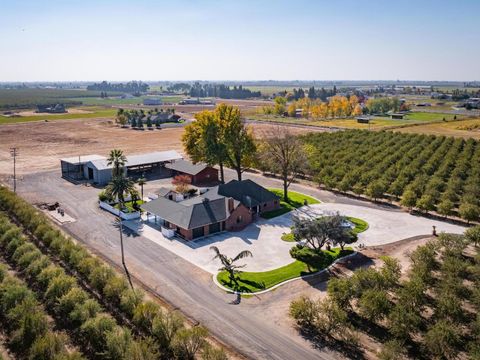 30324 E Lone Tree Road, Oakdale, CA 95361 - MLS#: 224125370