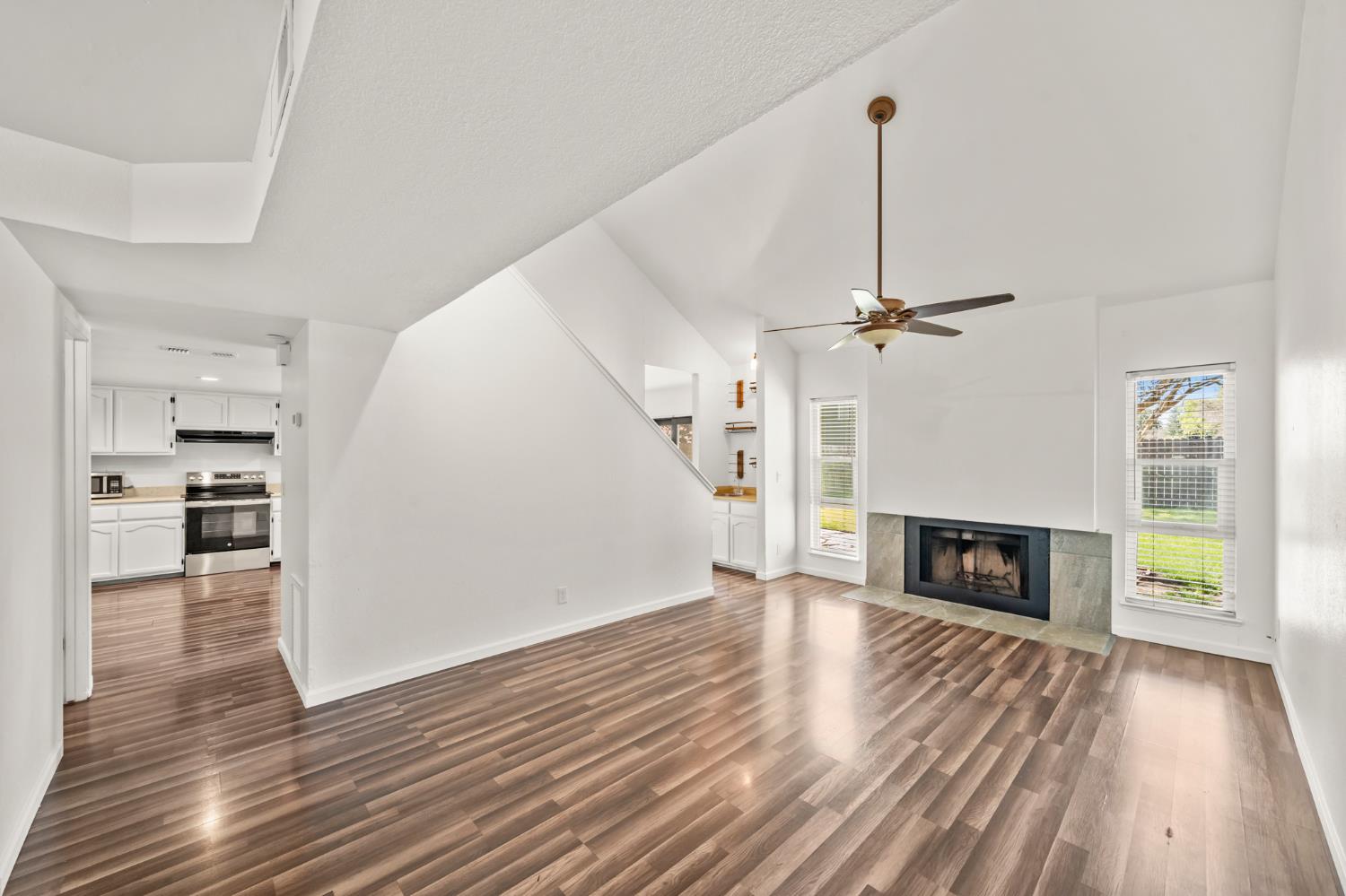 2732 Independence Avenue