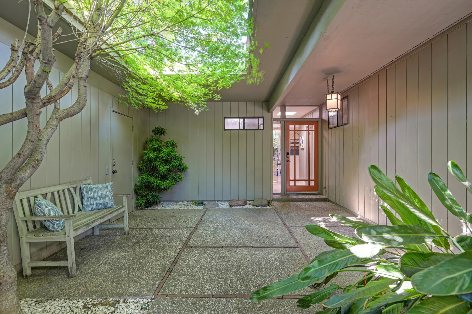 3203 Lillard Drive