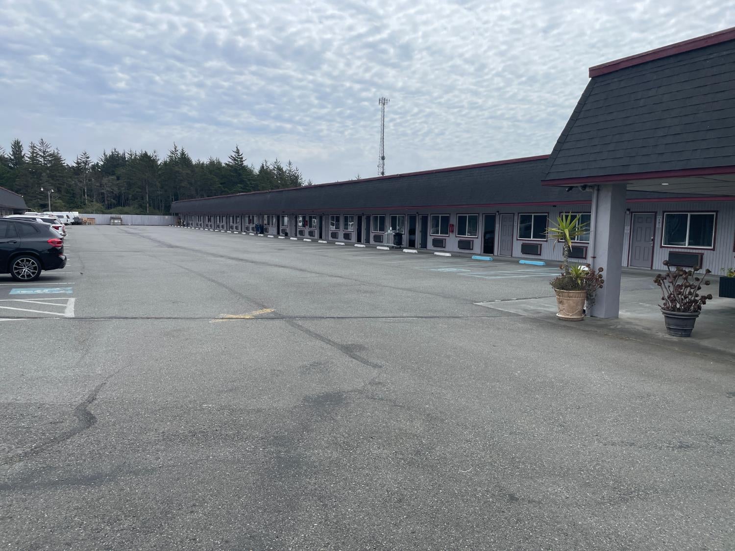 725 N US Hwy 101