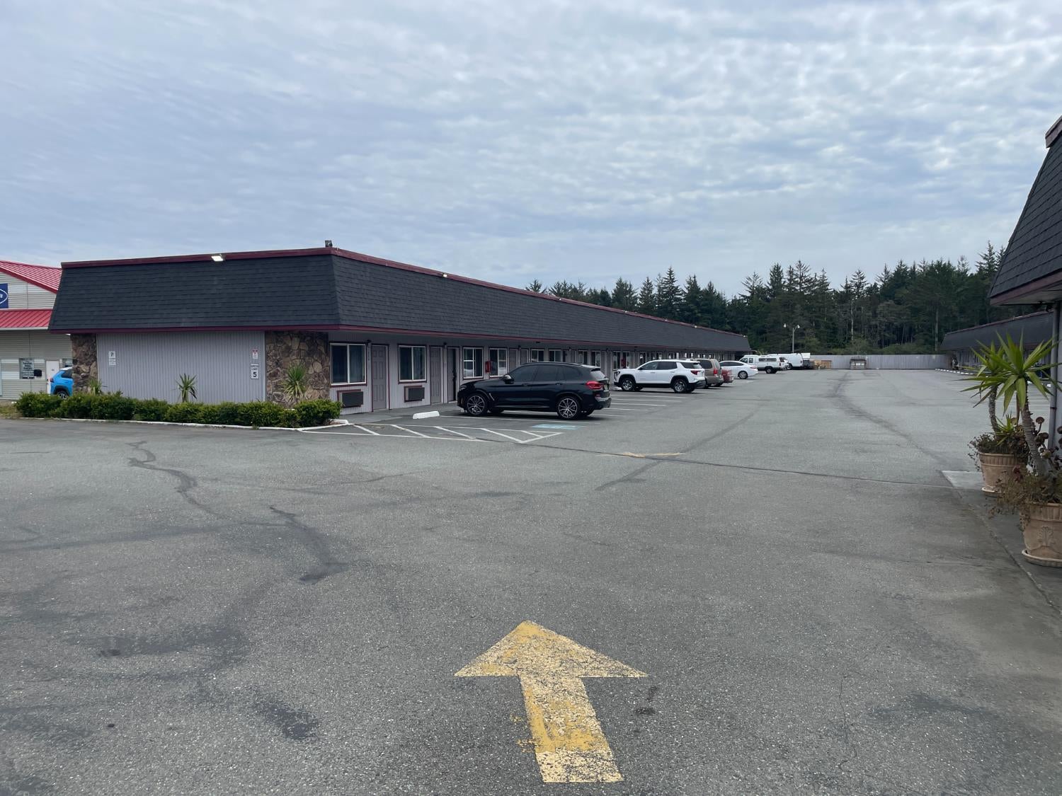 725 N US Hwy 101