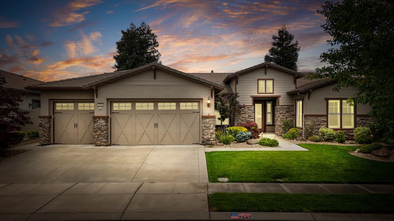 2442 Pepper Tree Lane