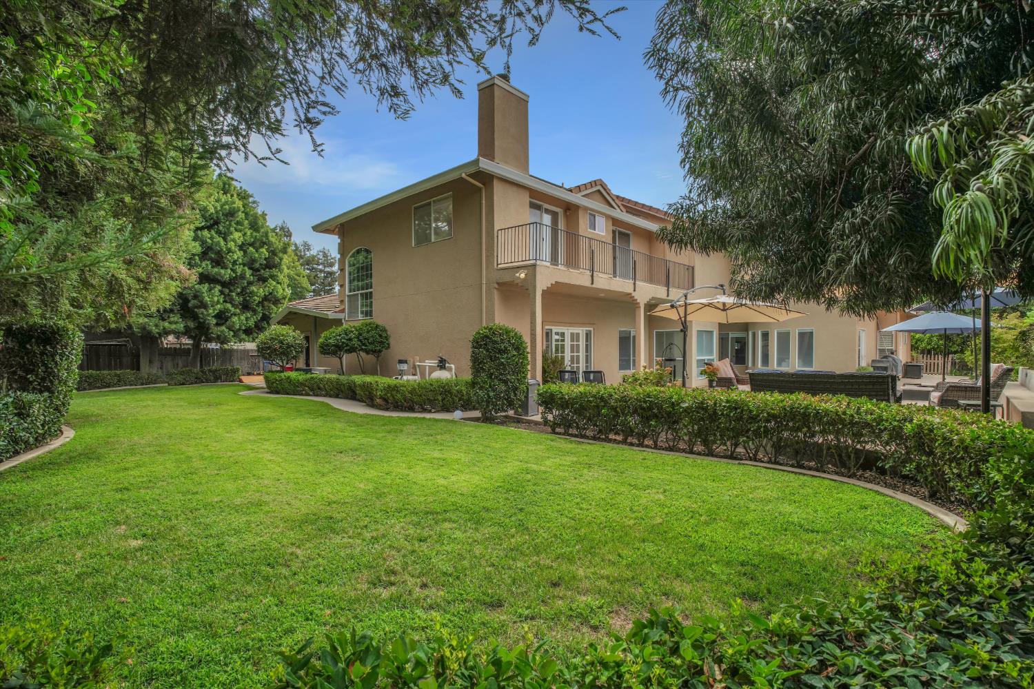 1945 Foxtail Court