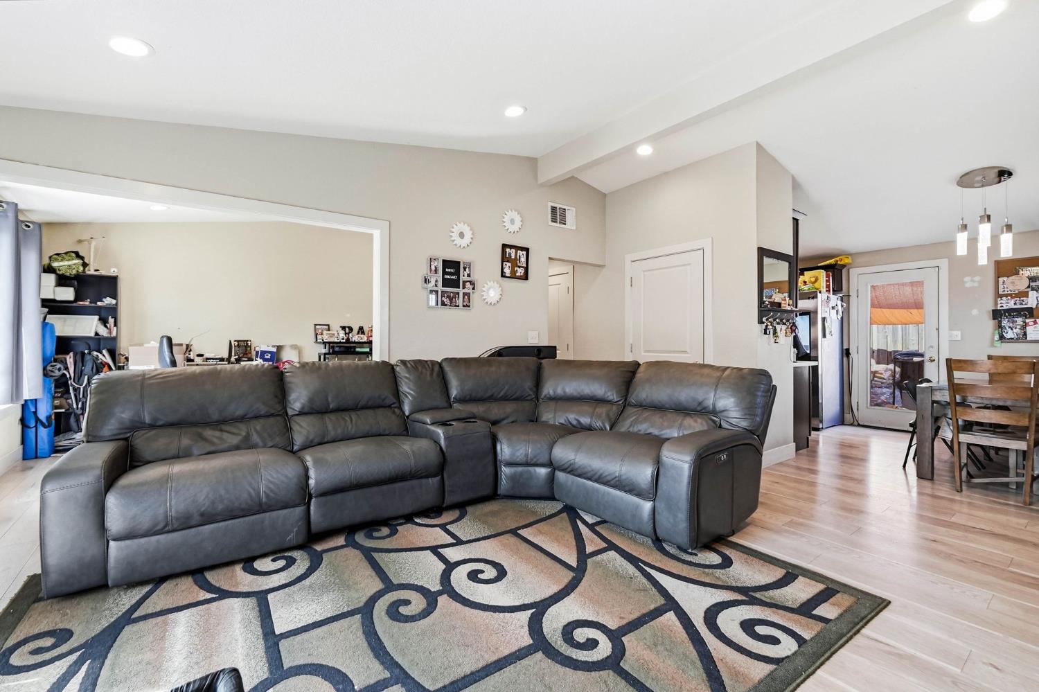 6543 Channing Drive