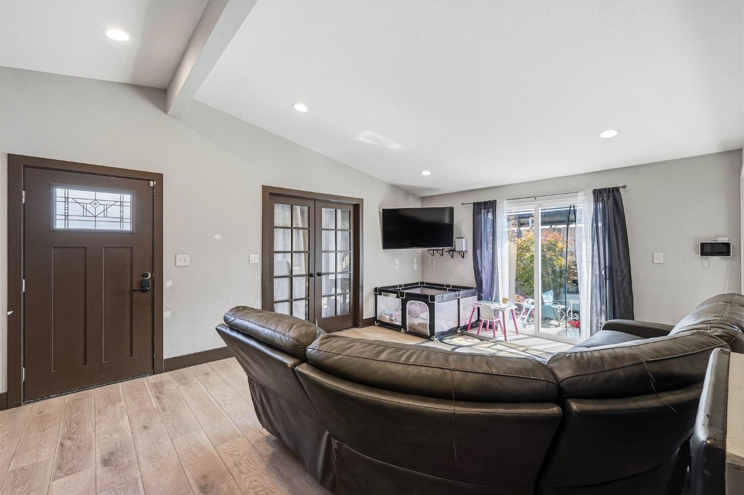 6543 Channing Drive