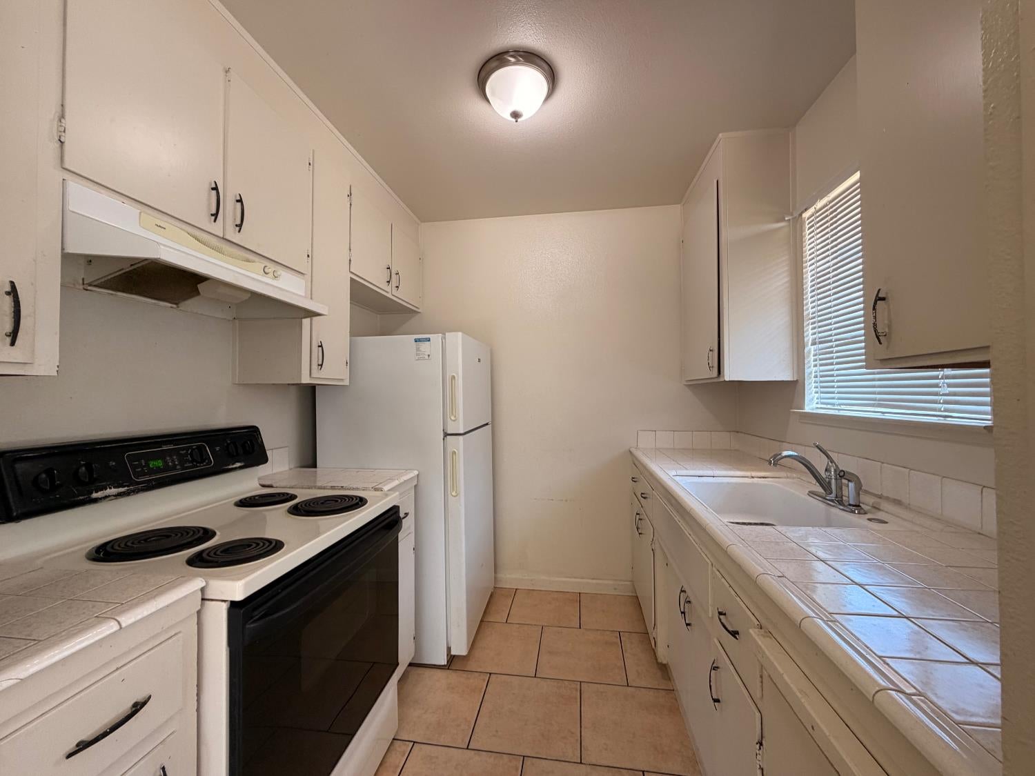 2040 Benita Drive 4