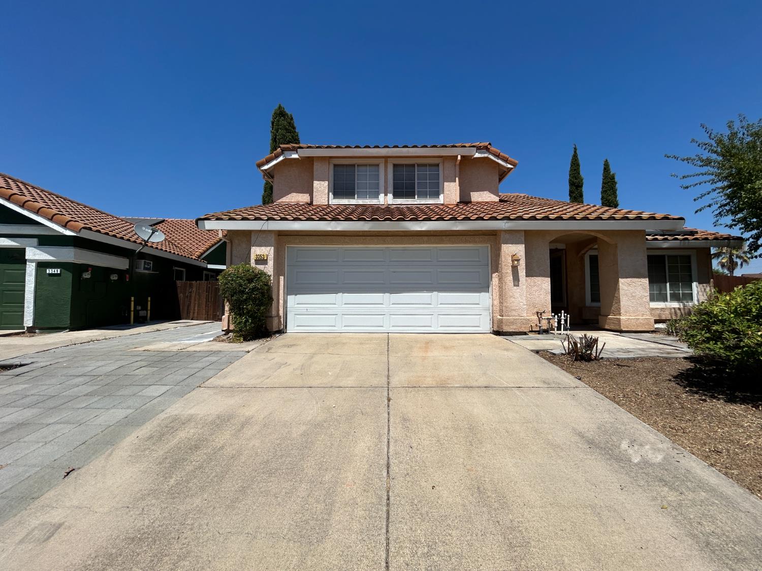 3353 El Valle Way