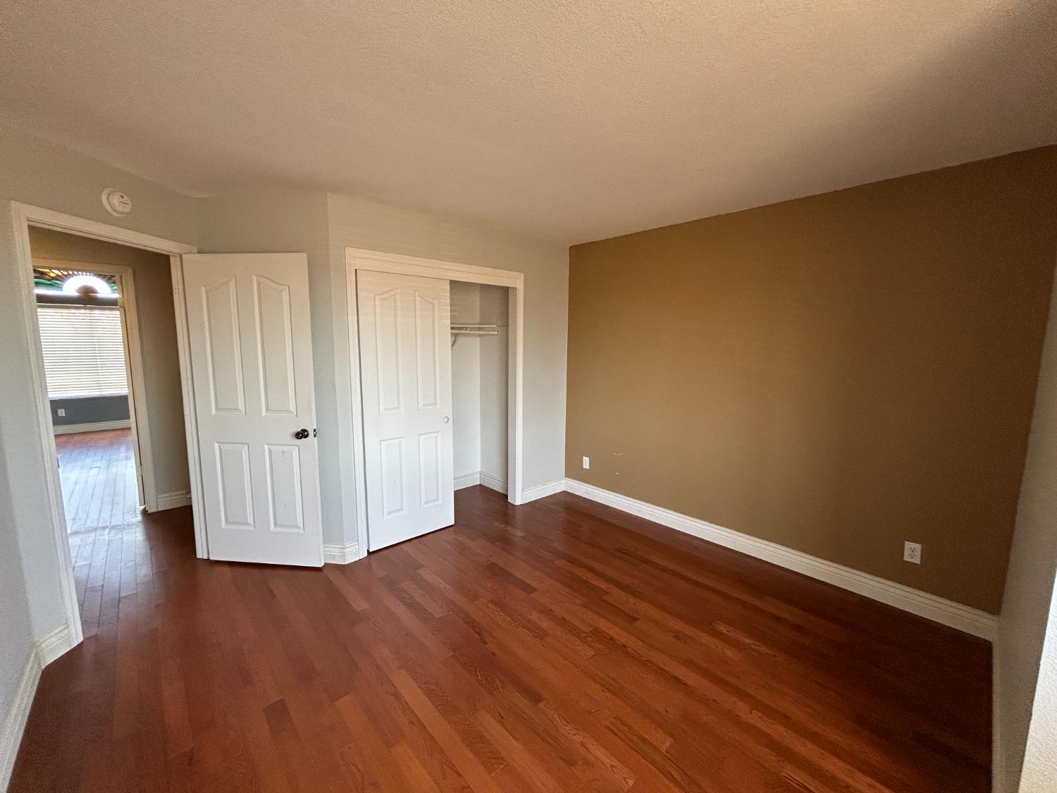 3353 El Valle Way