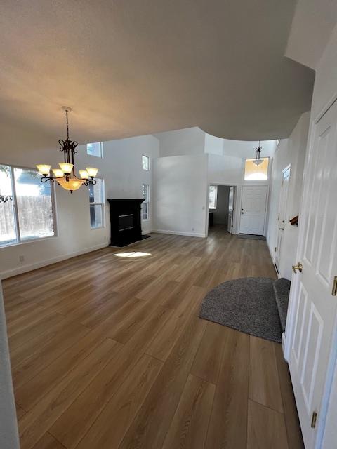 1687 Dunsmuir Way