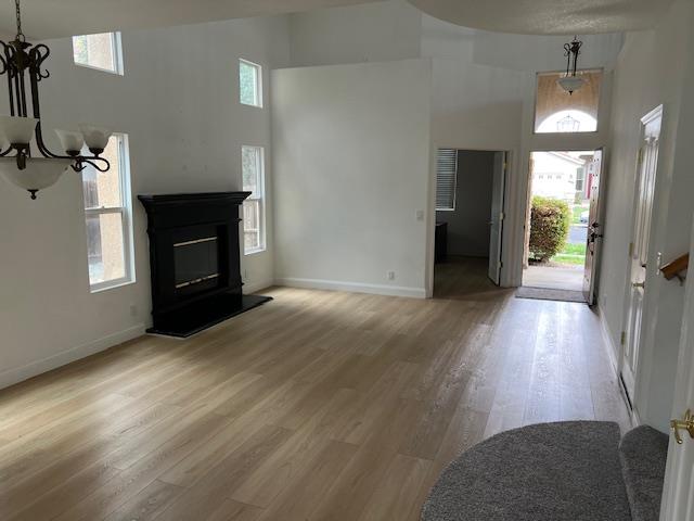 1687 Dunsmuir Way