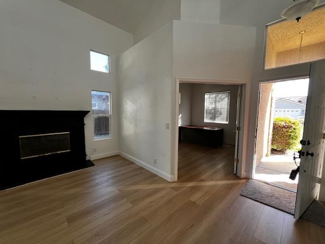 1687 Dunsmuir Way