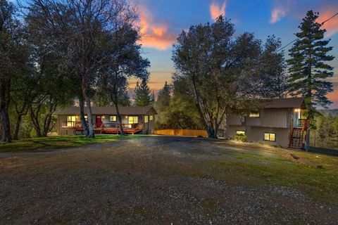 324 Pine Cone Way, Mountain Ranch, CA 95246 - MLS#: 225039202