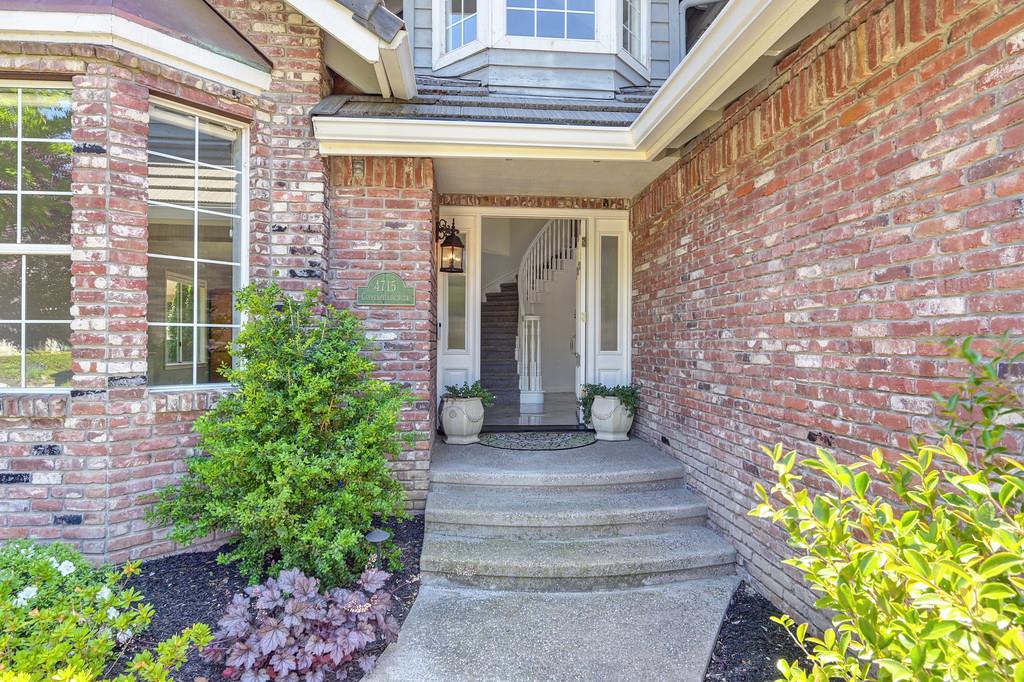 4715 Copperfield Circle