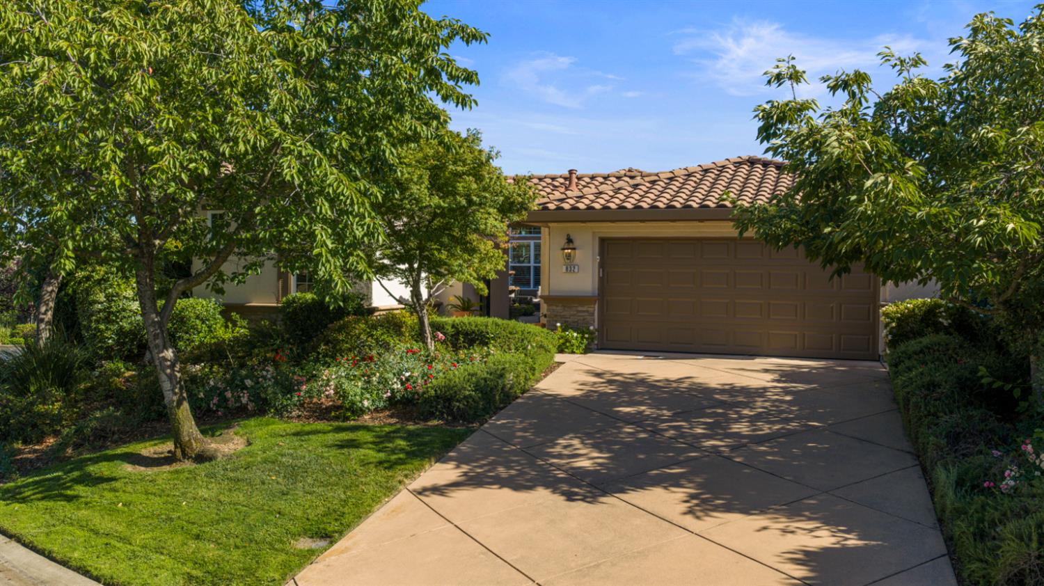 832 Royal Troon Place