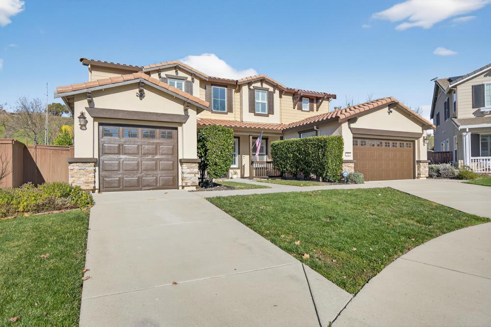 712 Mount Errigal Place