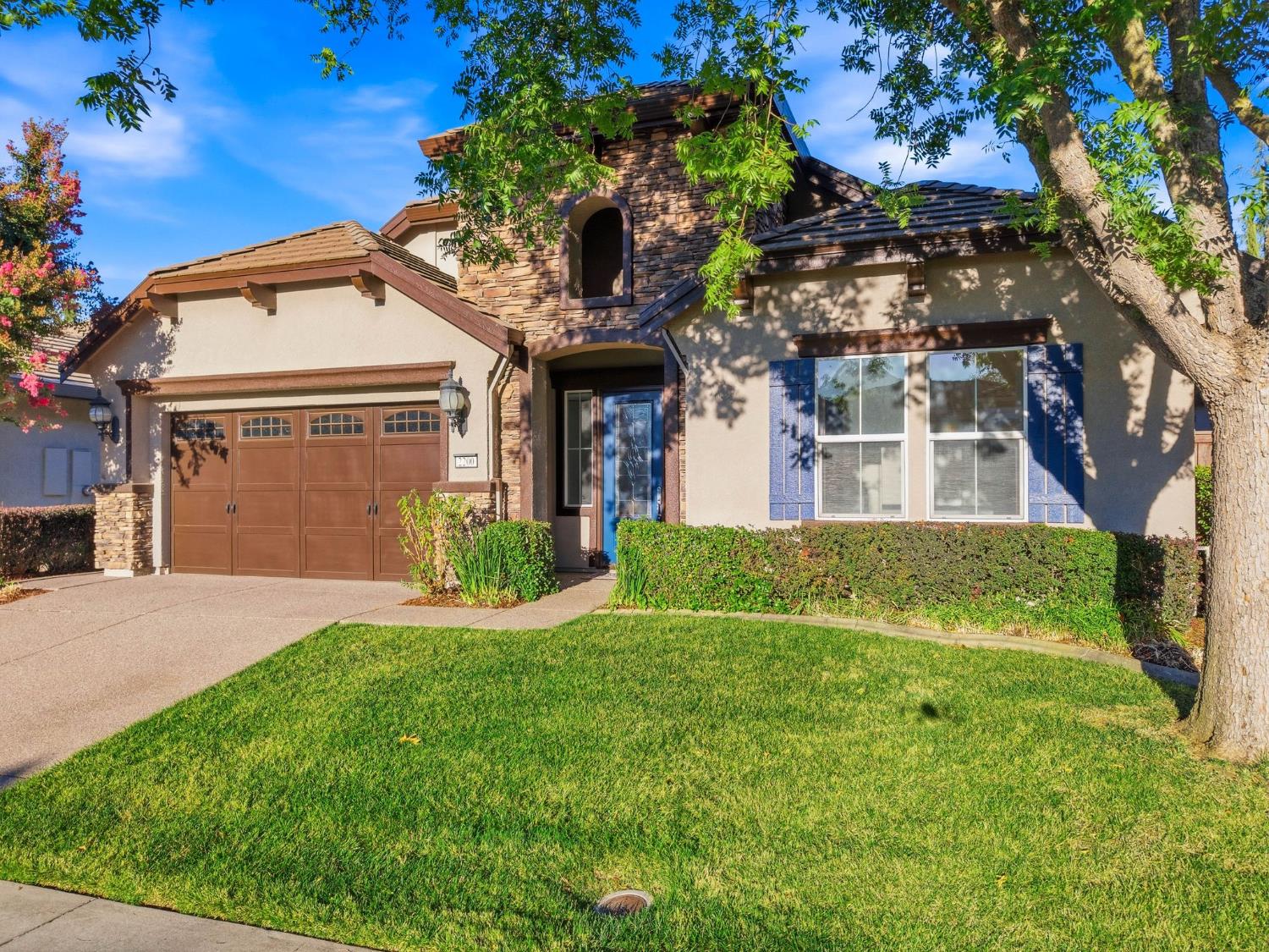 2200 Benton Loop