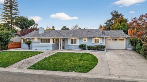 4824 Crestwood Way Sacramento CA 95822