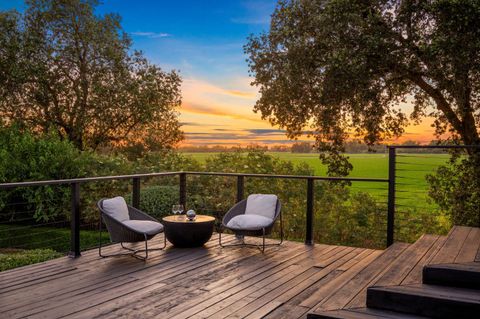 2561 Ladd Rd Modesto CA 95356