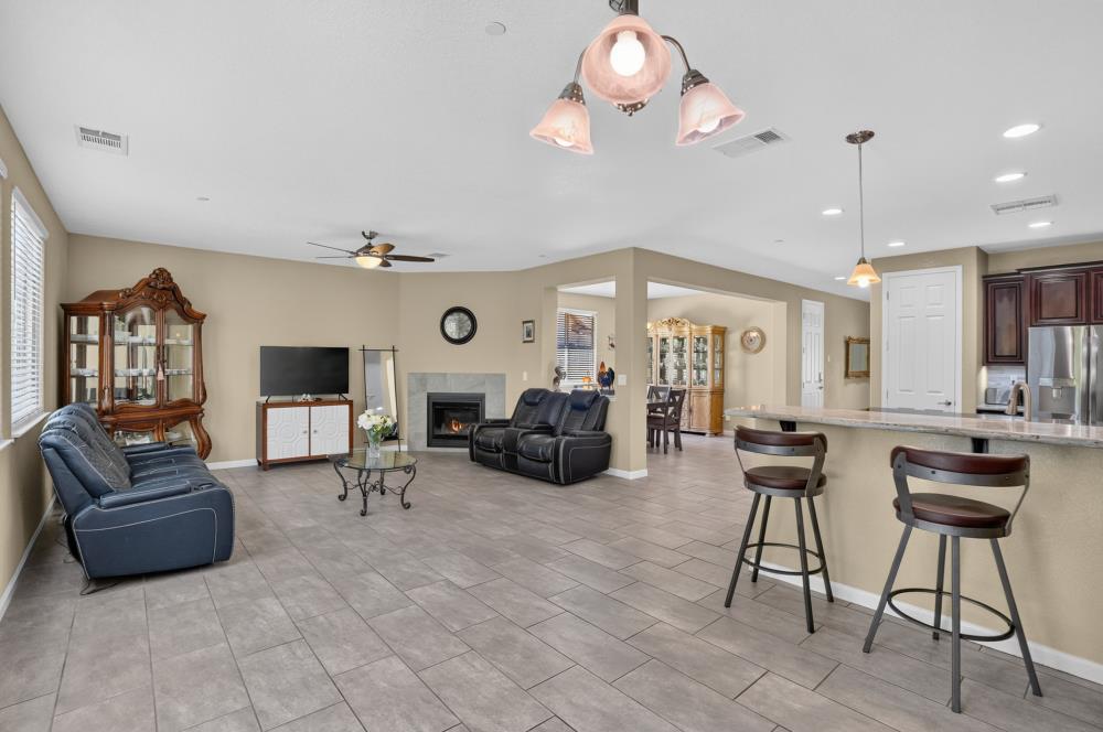 1358 Sundance Dr