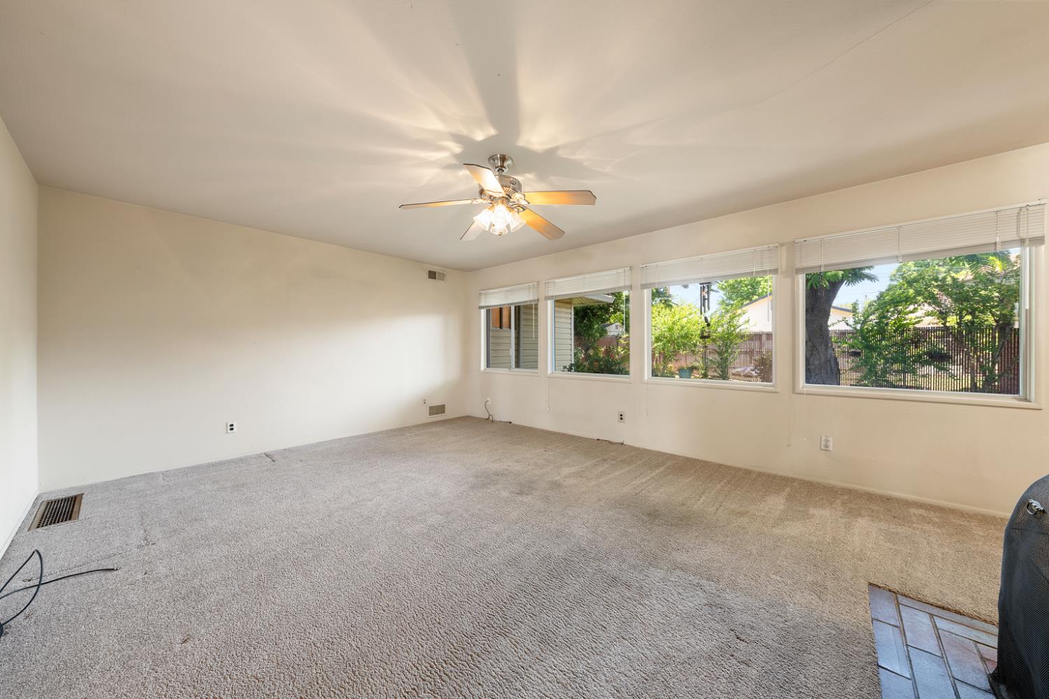 1812 Vesta Way