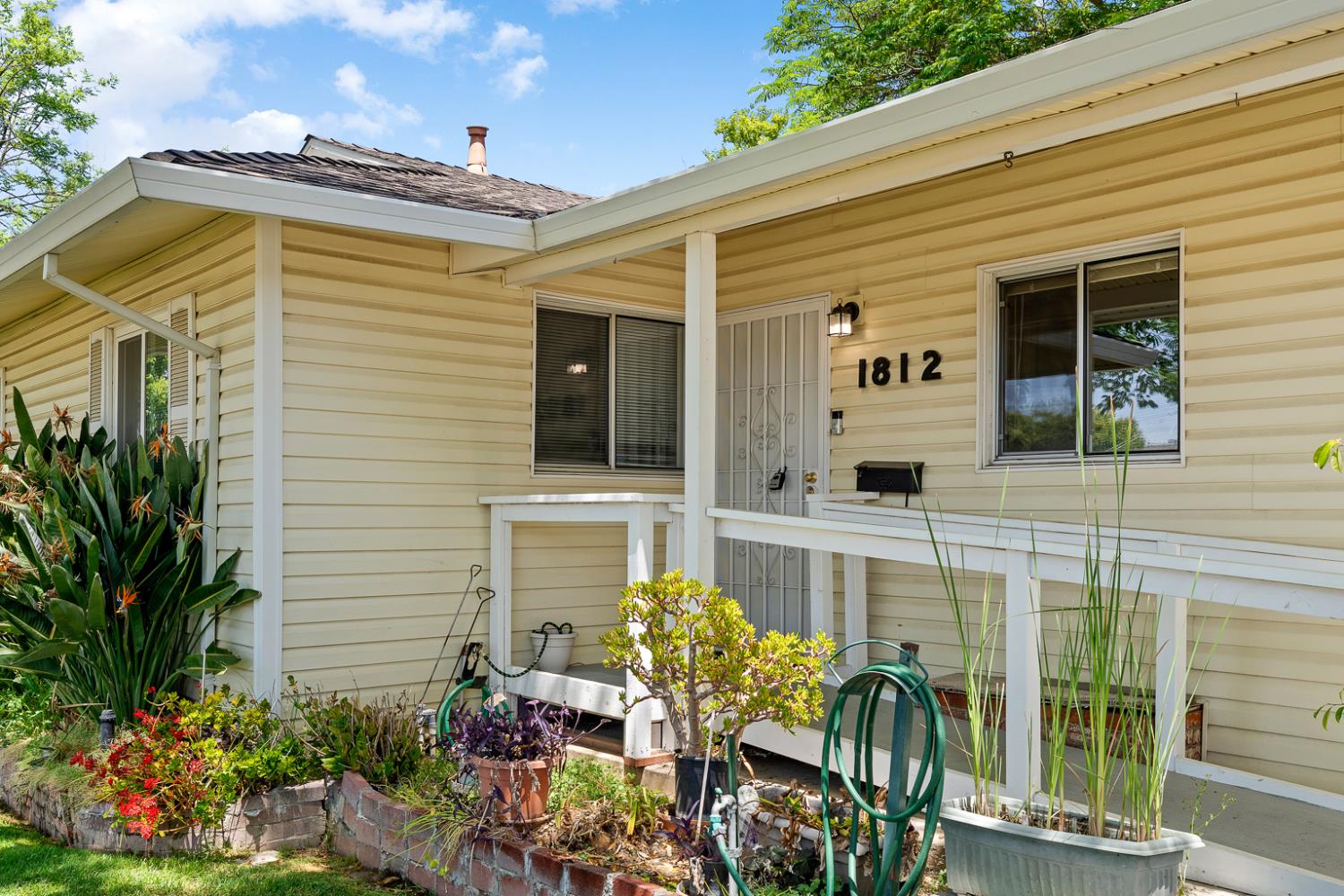 1812 Vesta Way