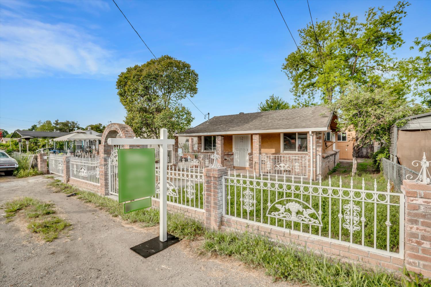 511 S Gertrude Avenue