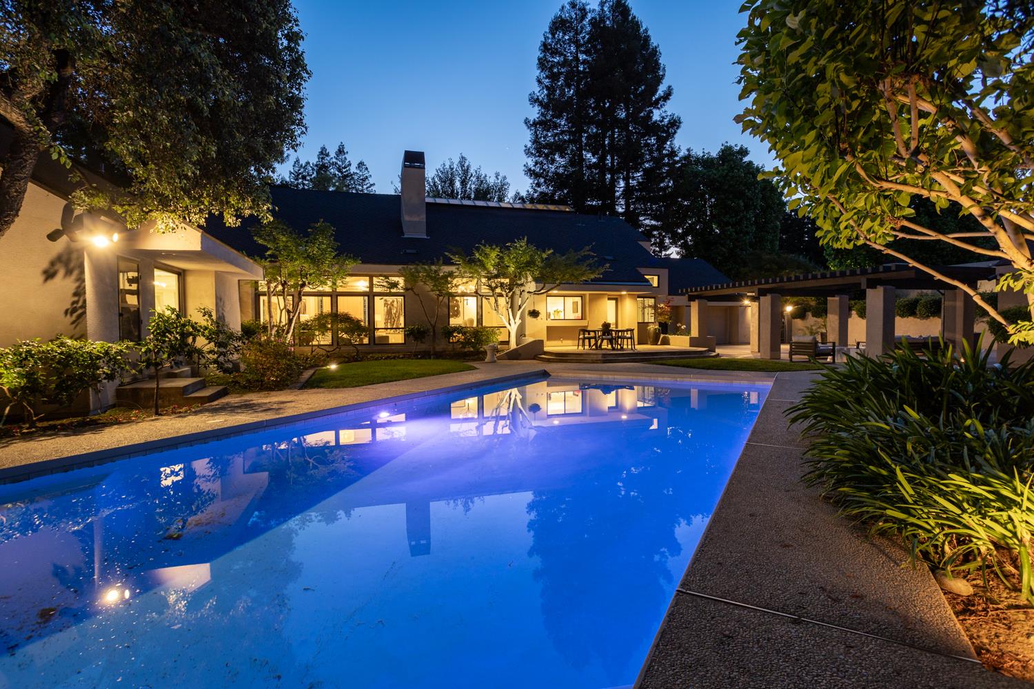 7306 Hillcrest Drive