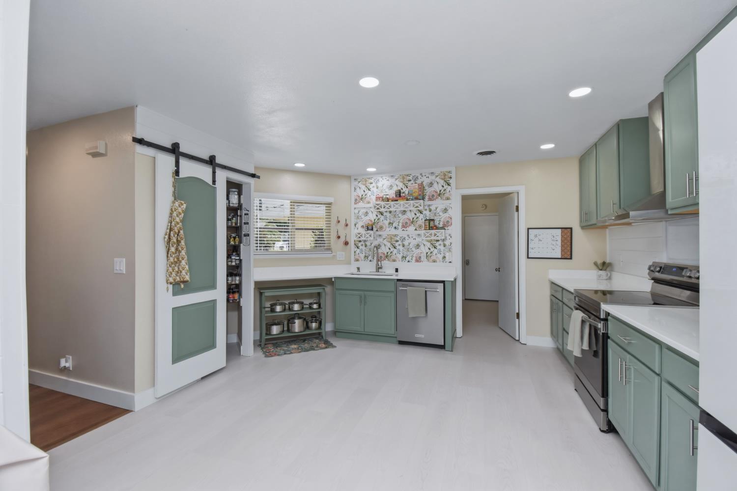 1740 Tamarack Drive