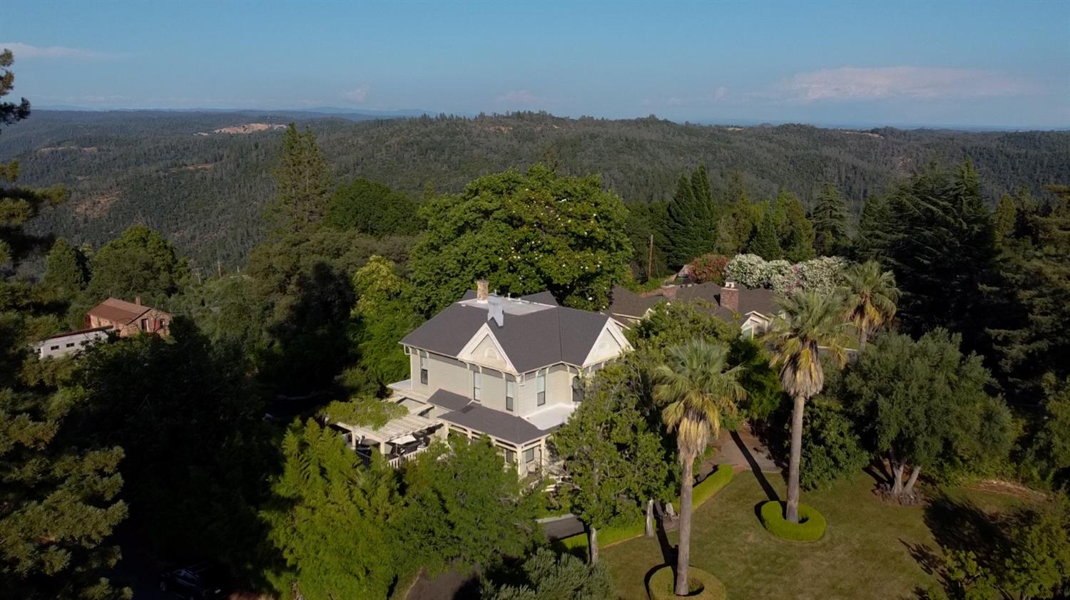 225 Aeolia Drive