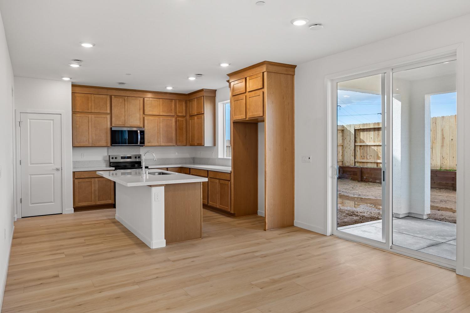 400 Gold Beam Place