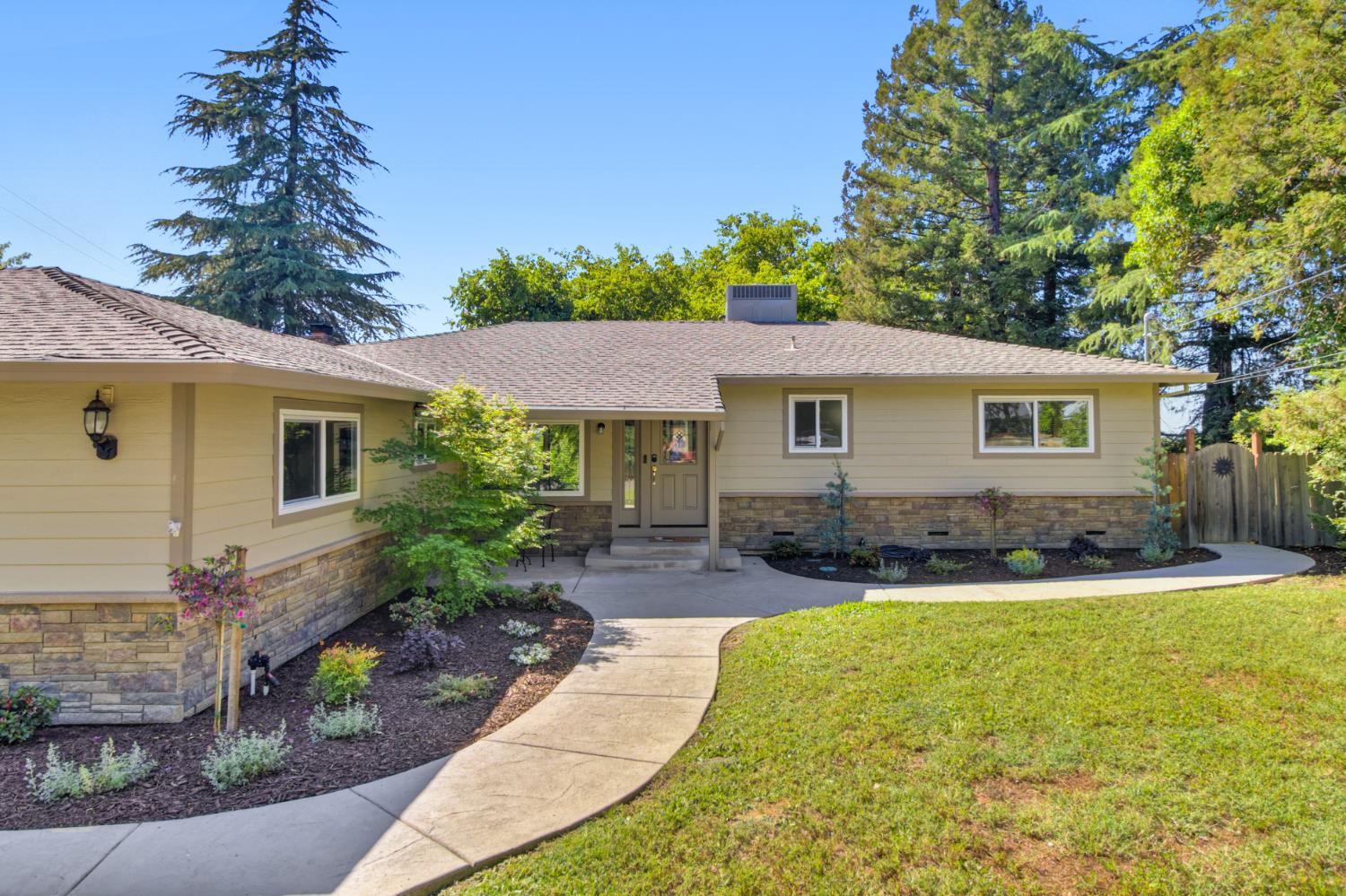 7545 Cardwell Avenue