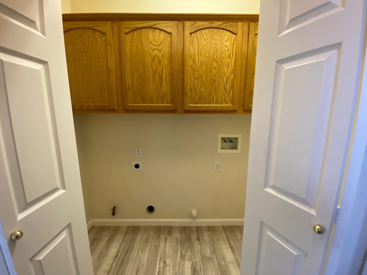 Sacramento, California 95823, United States, 2 Bedrooms Bedrooms, ,2 BathroomsBathrooms,Residential,Active,228702