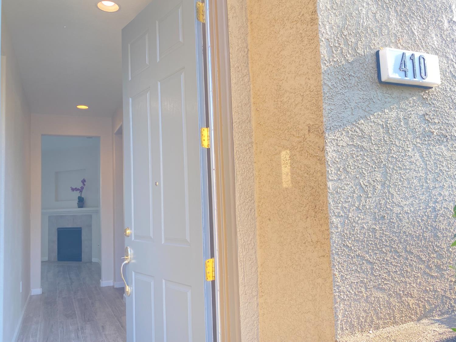 Sacramento, California 95823, United States, 2 Bedrooms Bedrooms, ,2 BathroomsBathrooms,Residential,Active,228702