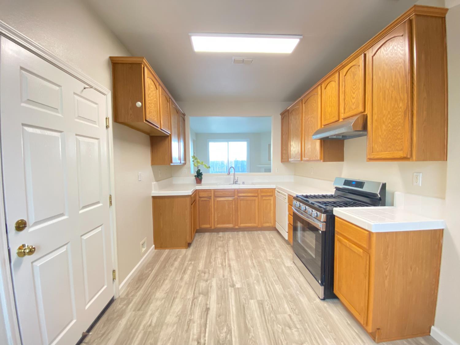 Sacramento, California 95823, United States, 2 Bedrooms Bedrooms, ,2 BathroomsBathrooms,Residential,Active,228702