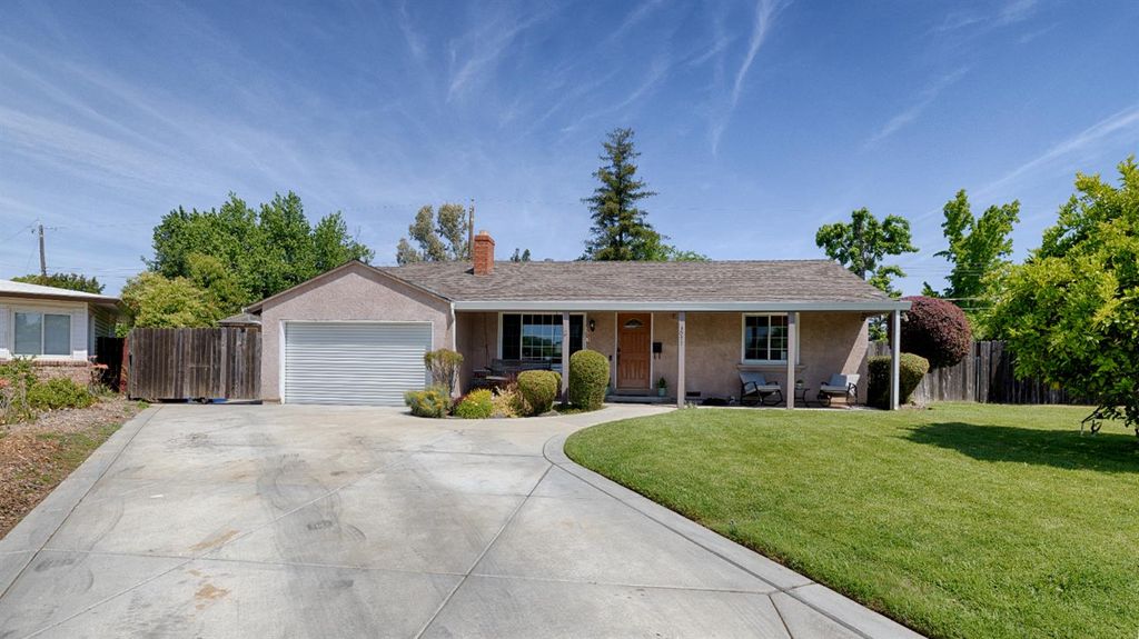 Photo of 3077 Bertis Drive, Sacramento, CA 95821 (MLS # 226005343)