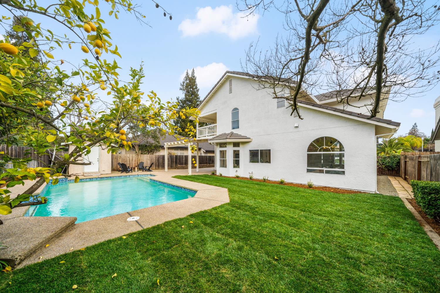 6051 Kenneth Oak Way