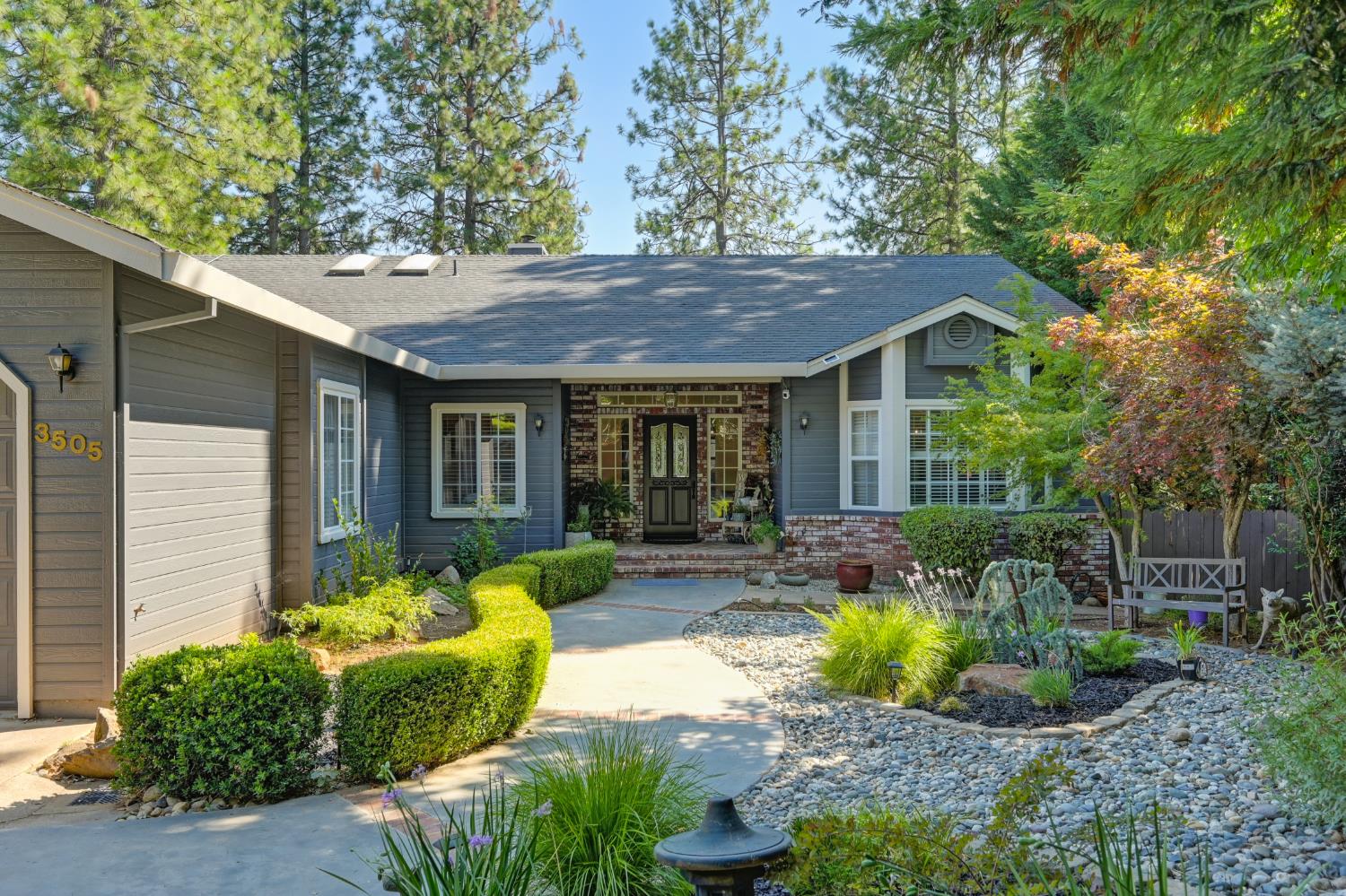 3505 Manzana Court
