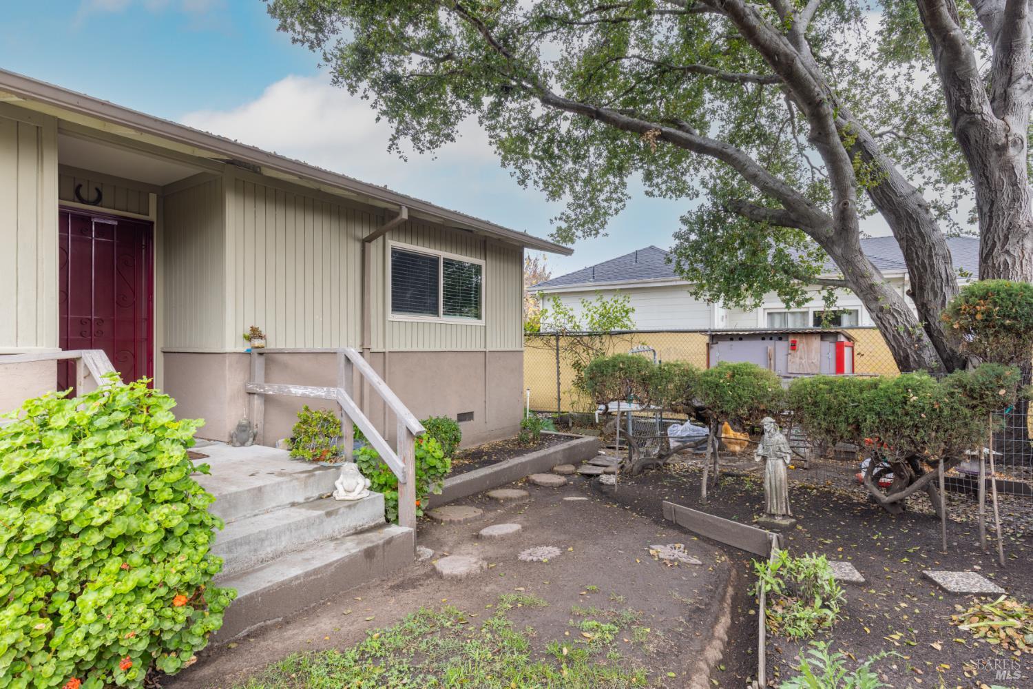 2030 W Pueblo Avenue