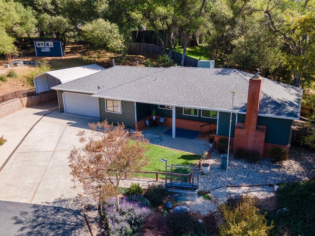 Photo of 2401 Roxana Street, Placerville, CA 95667 (MLS # 226021914)