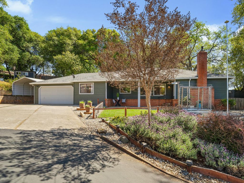 Photo of 2401 Roxana Street, Placerville, CA 95667 (MLS # 226021914)
