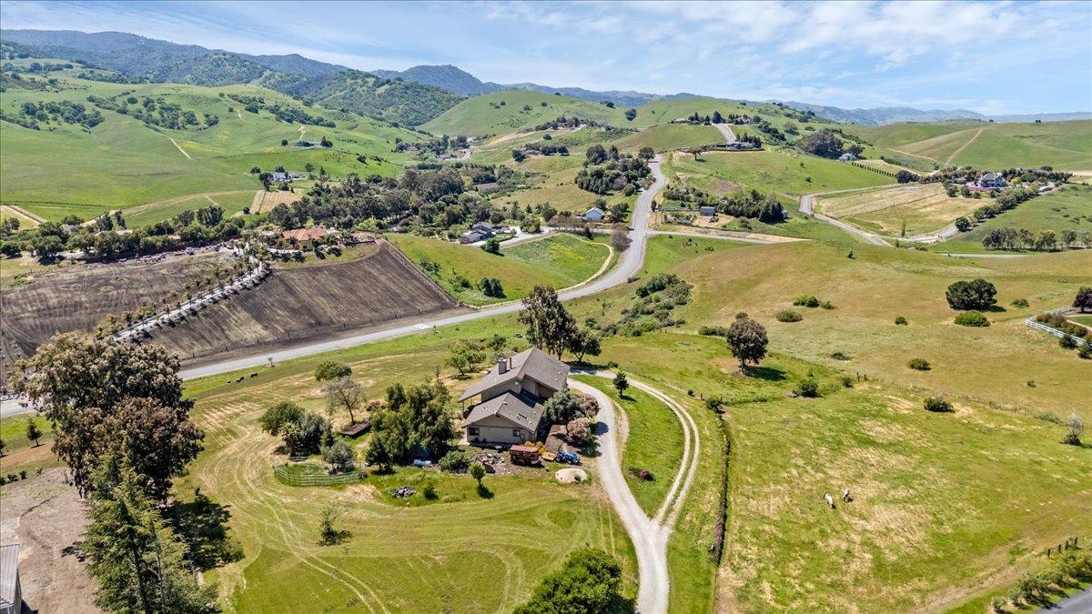 Hollister, California 95023, United States, 4 Bedrooms Bedrooms, ,4 BathroomsBathrooms,Residential,Active,103654