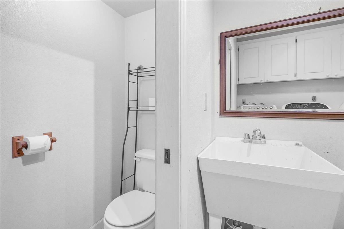 Hollister, California 95023, United States, 4 Bedrooms Bedrooms, ,4 BathroomsBathrooms,Residential,Active,103654