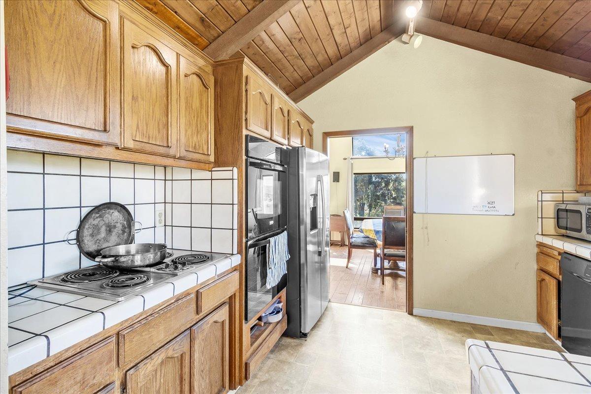 Hollister, California 95023, United States, 4 Bedrooms Bedrooms, ,4 BathroomsBathrooms,Residential,Active,103654