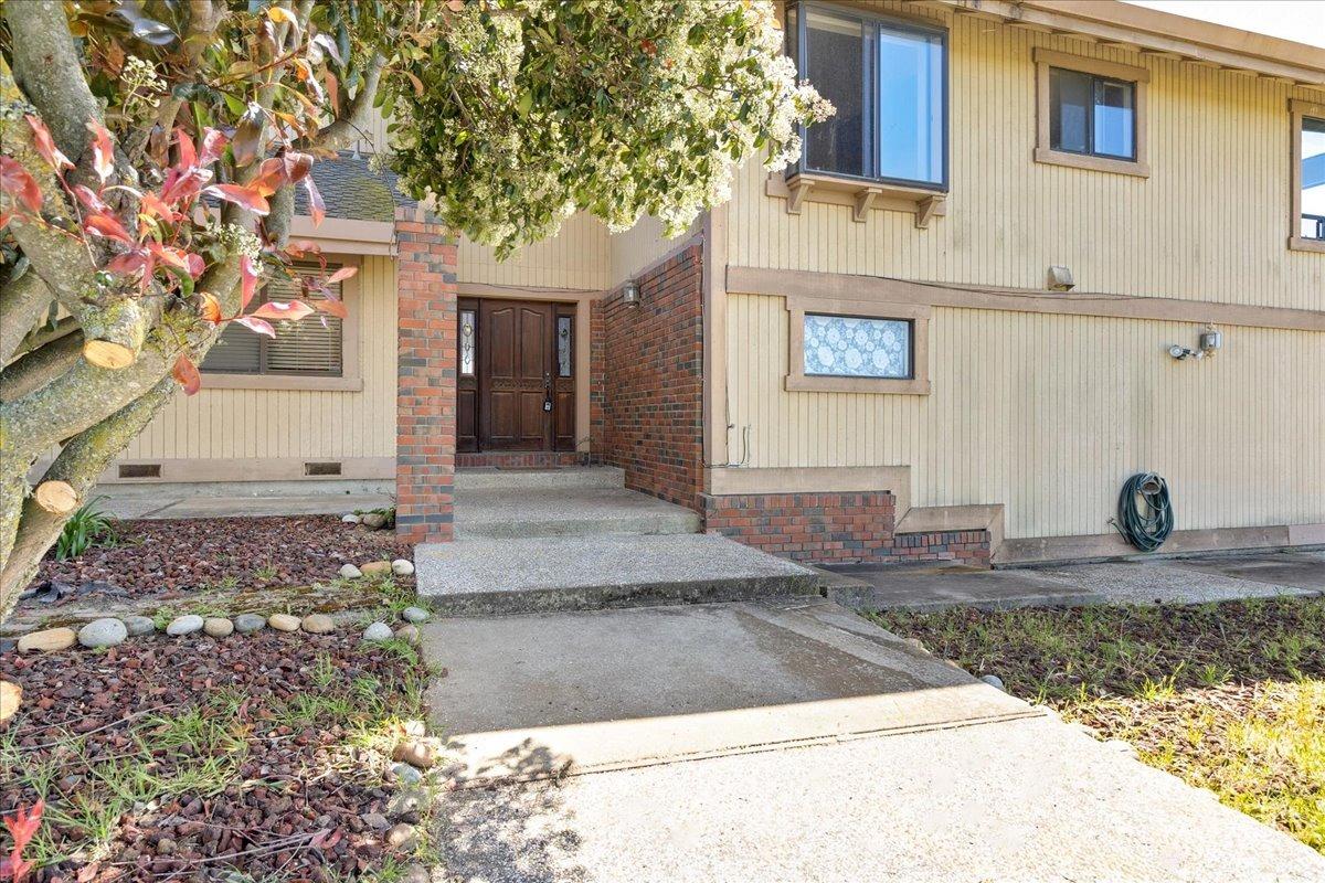 Hollister, California 95023, United States, 4 Bedrooms Bedrooms, ,4 BathroomsBathrooms,Residential,Active,103654