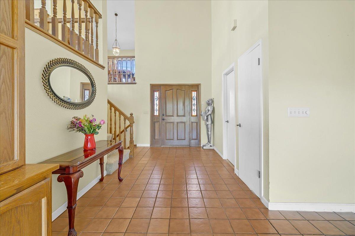 Hollister, California 95023, United States, 4 Bedrooms Bedrooms, ,4 BathroomsBathrooms,Residential,Active,103654