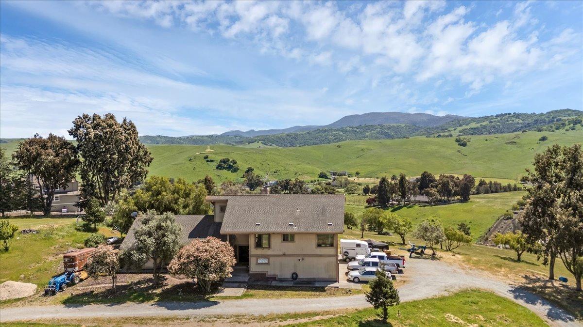 Hollister, California 95023, United States, 4 Bedrooms Bedrooms, ,4 BathroomsBathrooms,Residential,Active,103654