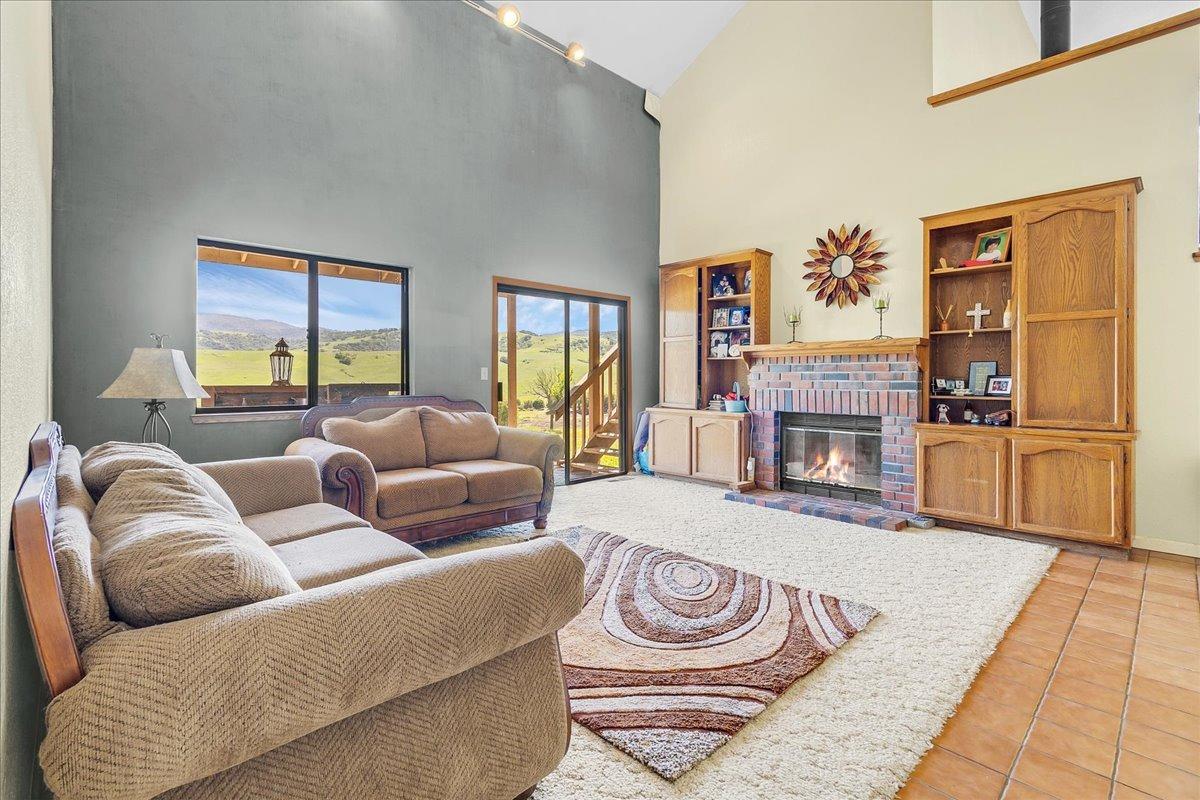 Hollister, California 95023, United States, 4 Bedrooms Bedrooms, ,4 BathroomsBathrooms,Residential,Active,103654